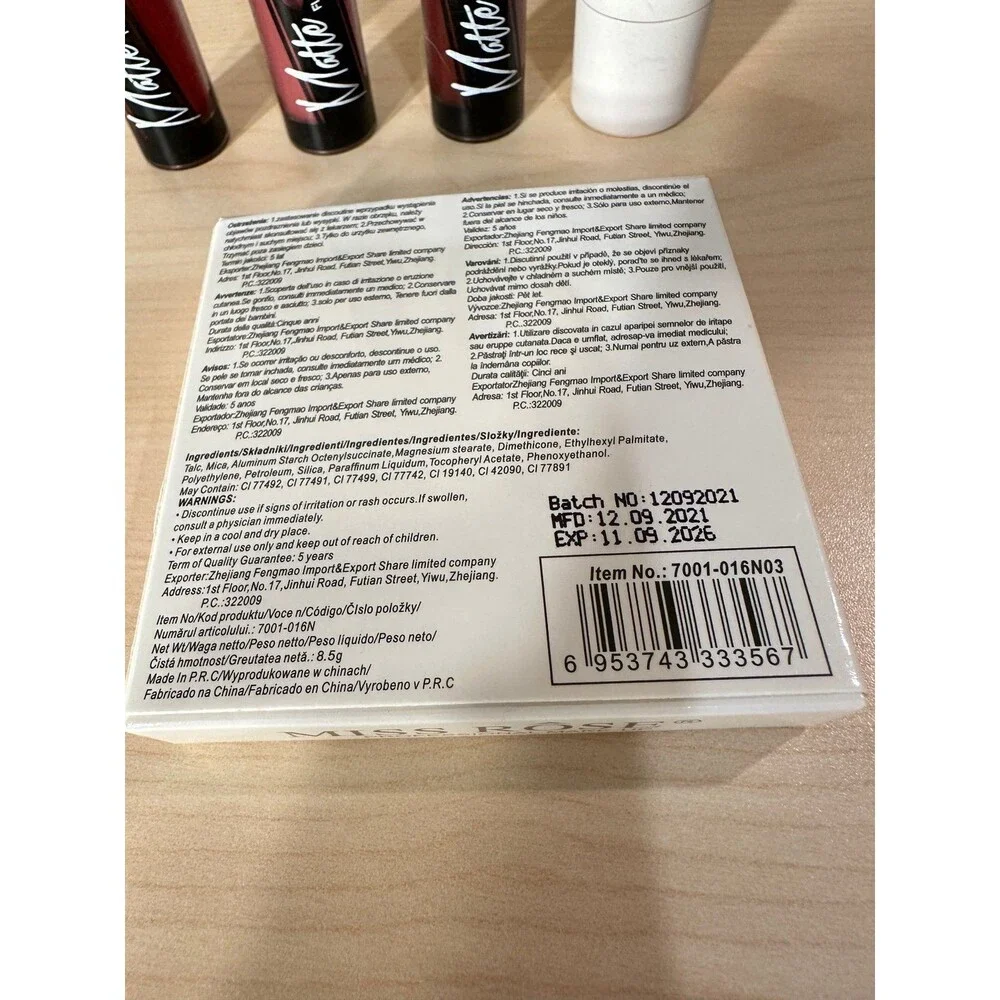 L A Girls flower powder